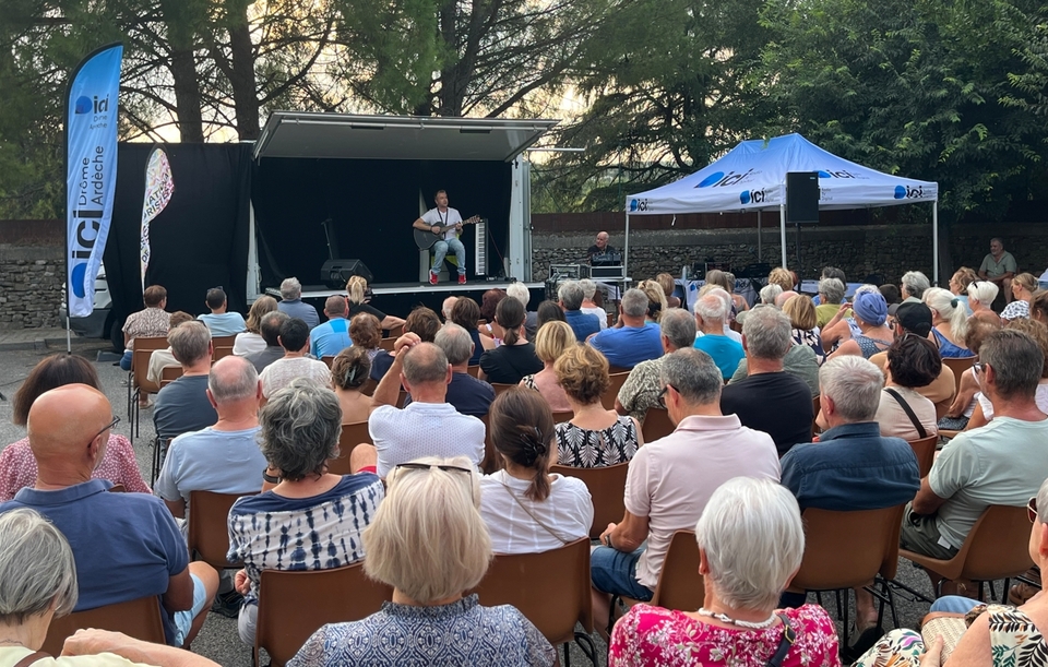 Le Prélude du Festival des Humoristes à Saint Etienne de Fontbellon